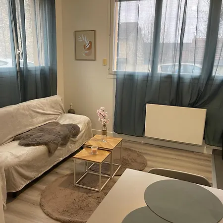 Charming With Sleeping Area Near Paris Et Disneyland Champigny-sur-Marne
